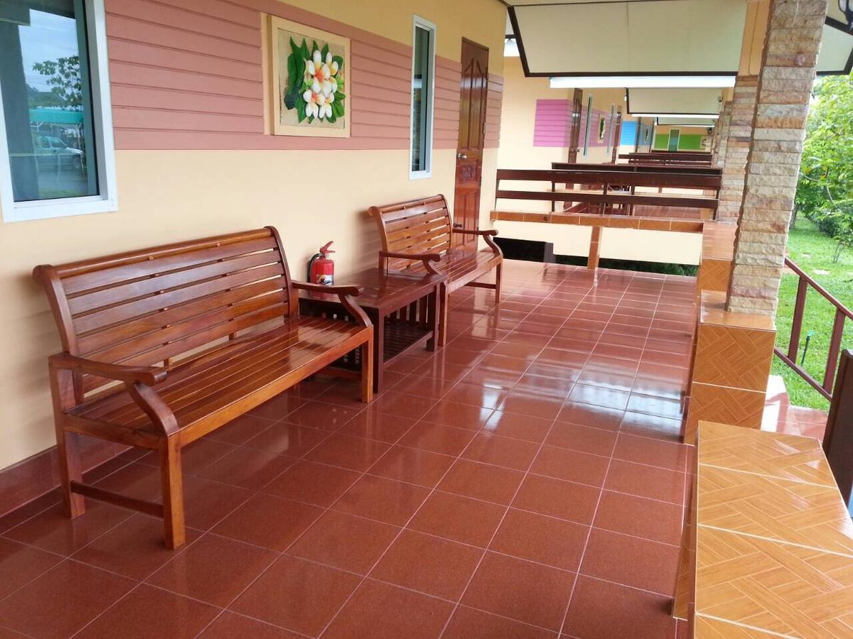 Sangtong Beach Resort Laem Sing Exterior photo
