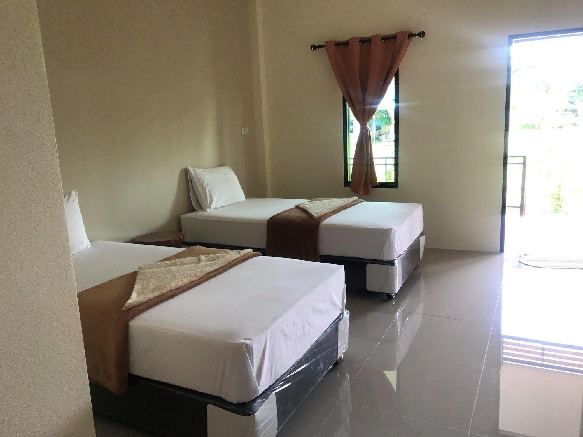 Sangtong Beach Resort Laem Sing Exterior photo