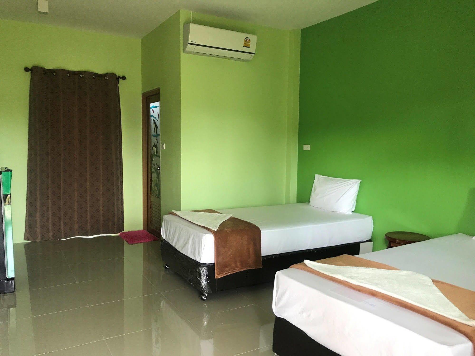 Sangtong Beach Resort Laem Sing Exterior photo